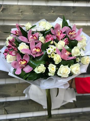 Букет цветов из: Розы и Хризантемы в Бояркино