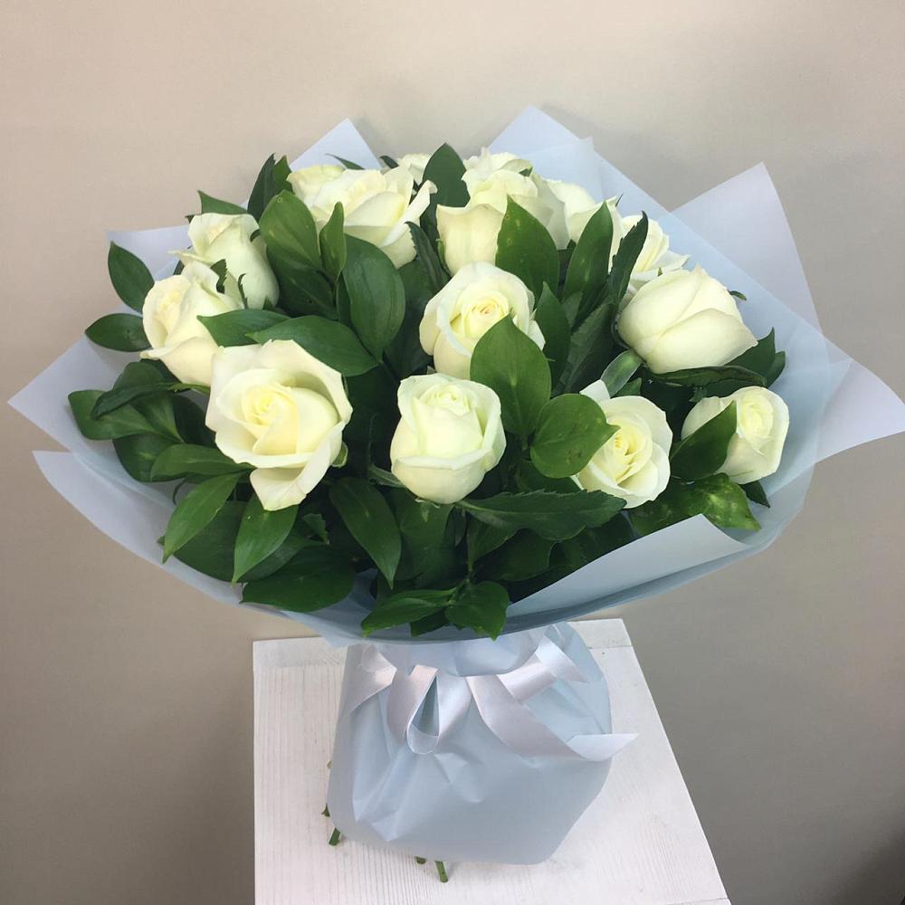 Букет 15 Белых роз Проуд в Бояркино