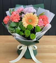 Букет цветов из:  Гвоздики, Розы, Герберы и Хризантемы в Бояркино