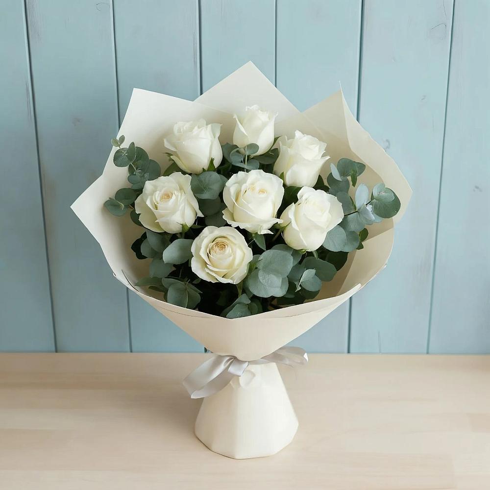 Букет Белые розы в Эвкалипте в Бояркино