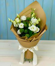 Букет цветов из:  Хризантемы и Лизиантусы в Бояркино